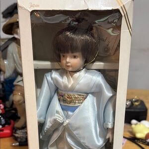 Gorham around the world Traditional Japanese Doll in Blue Kimono 1985 vintage